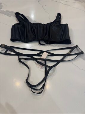 Victoria Secret very sexy mini corset top faux leather black set